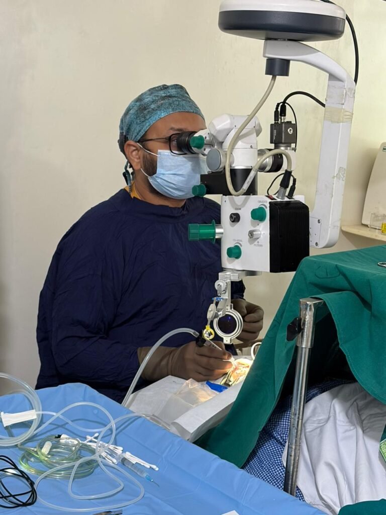 Dr Jignesh Gala performing retina surgery